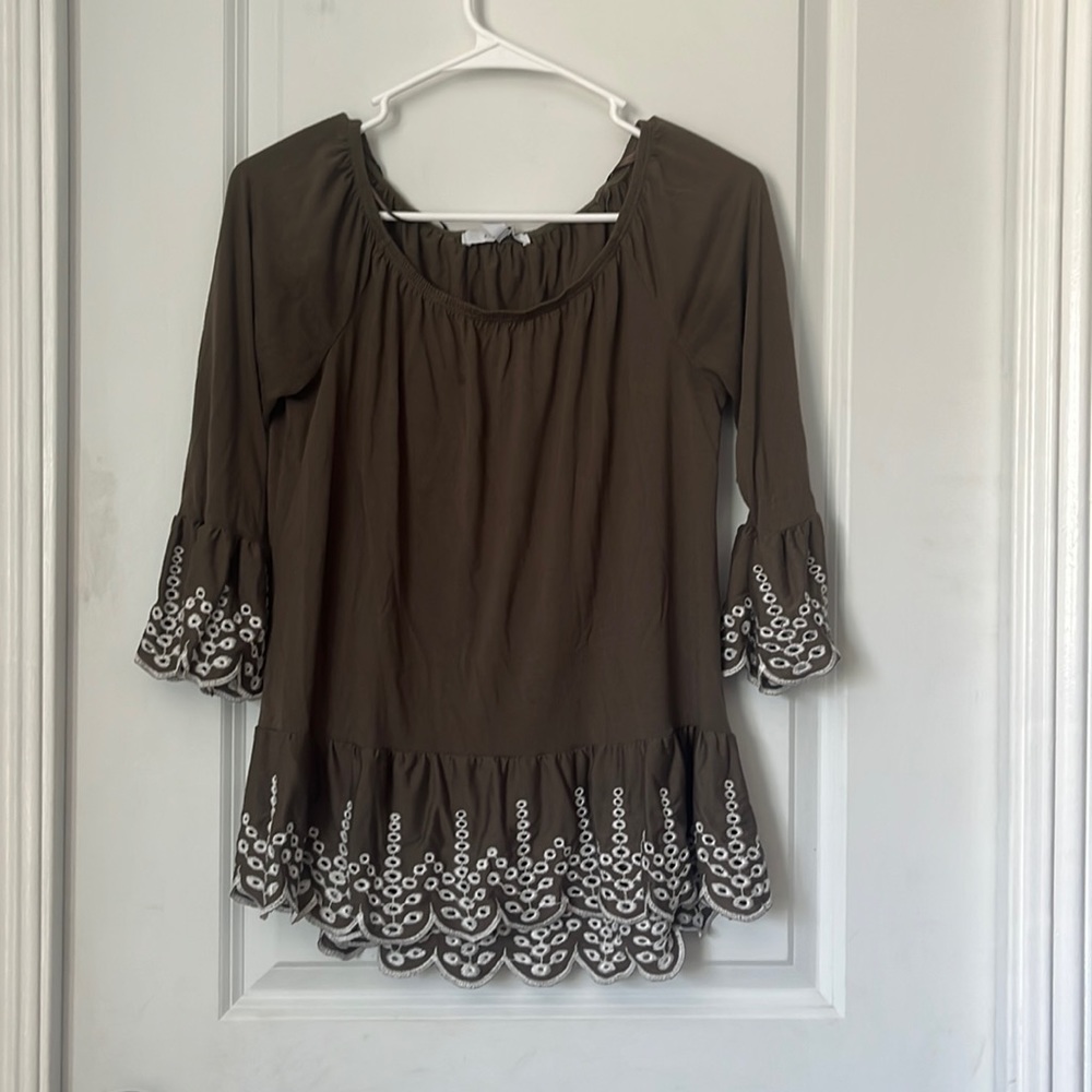 Xs fever shirt (can fit small &medium)